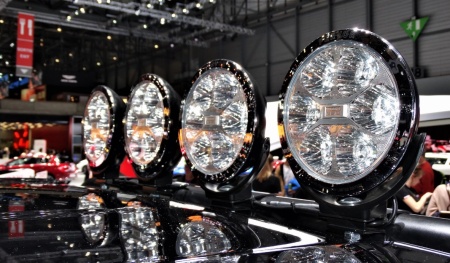 Фара дальнего света LUM2.51200 Wesem FERVOR 180 LED с габаритом, 12/24 В, ведущие число 25